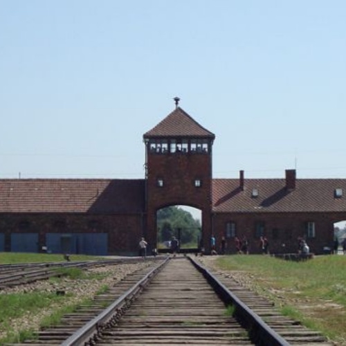 Photo of the entrance to Auschwitz 